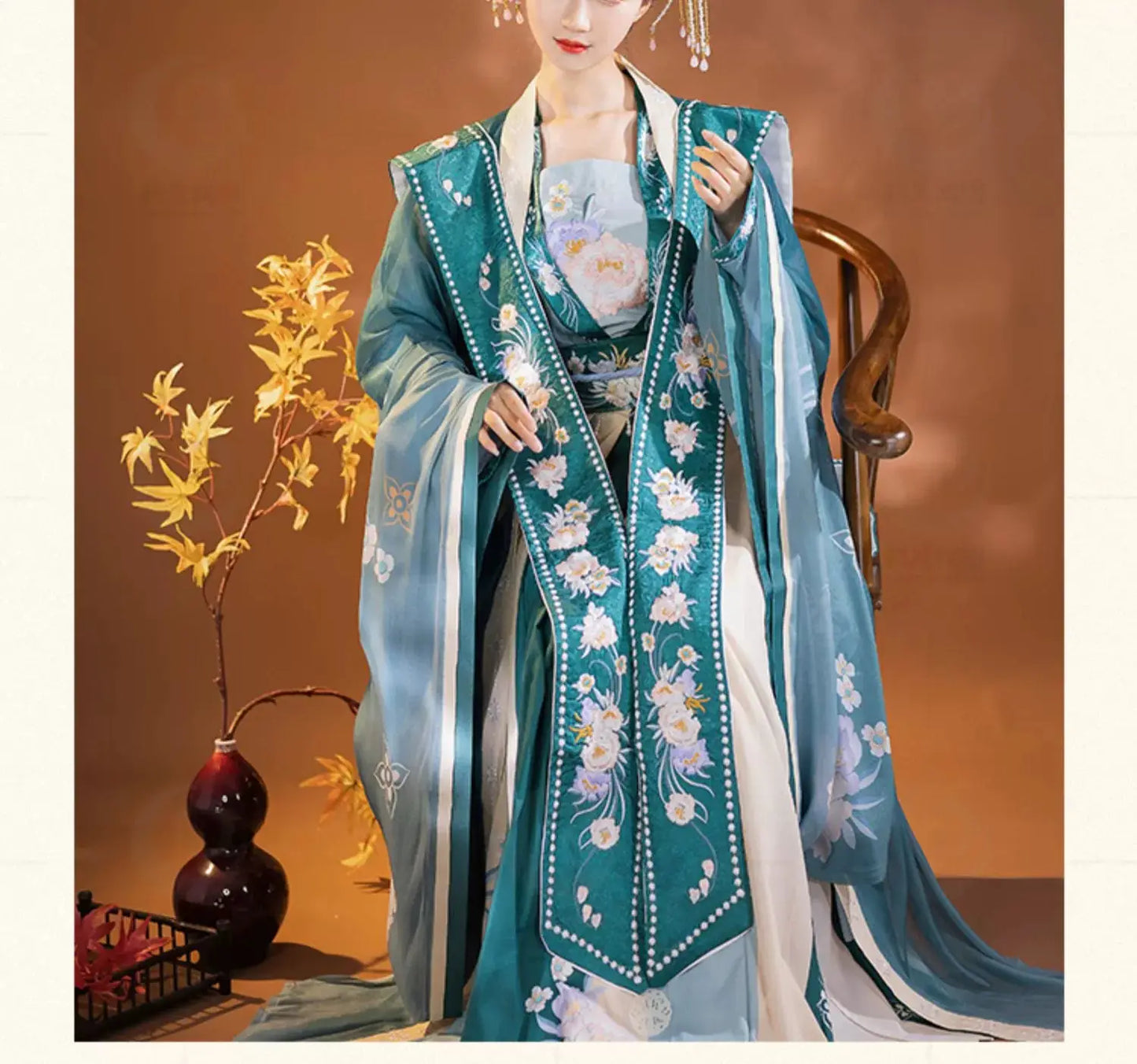 This blue hanfu with elegant hanfu sleeves is inspired by Ming Dynasty hanfu male designs. Perfect as a princess hanfu dress, it’s available in silk hanfu, cotton hanfu, and hanfu lolita styles. Featuring layered hanfu jacket options, it’s ideal for hanfu women, including plus size hanfu. Pair it with a hanfu shirt and shop authentic designs at our hanfu shop.