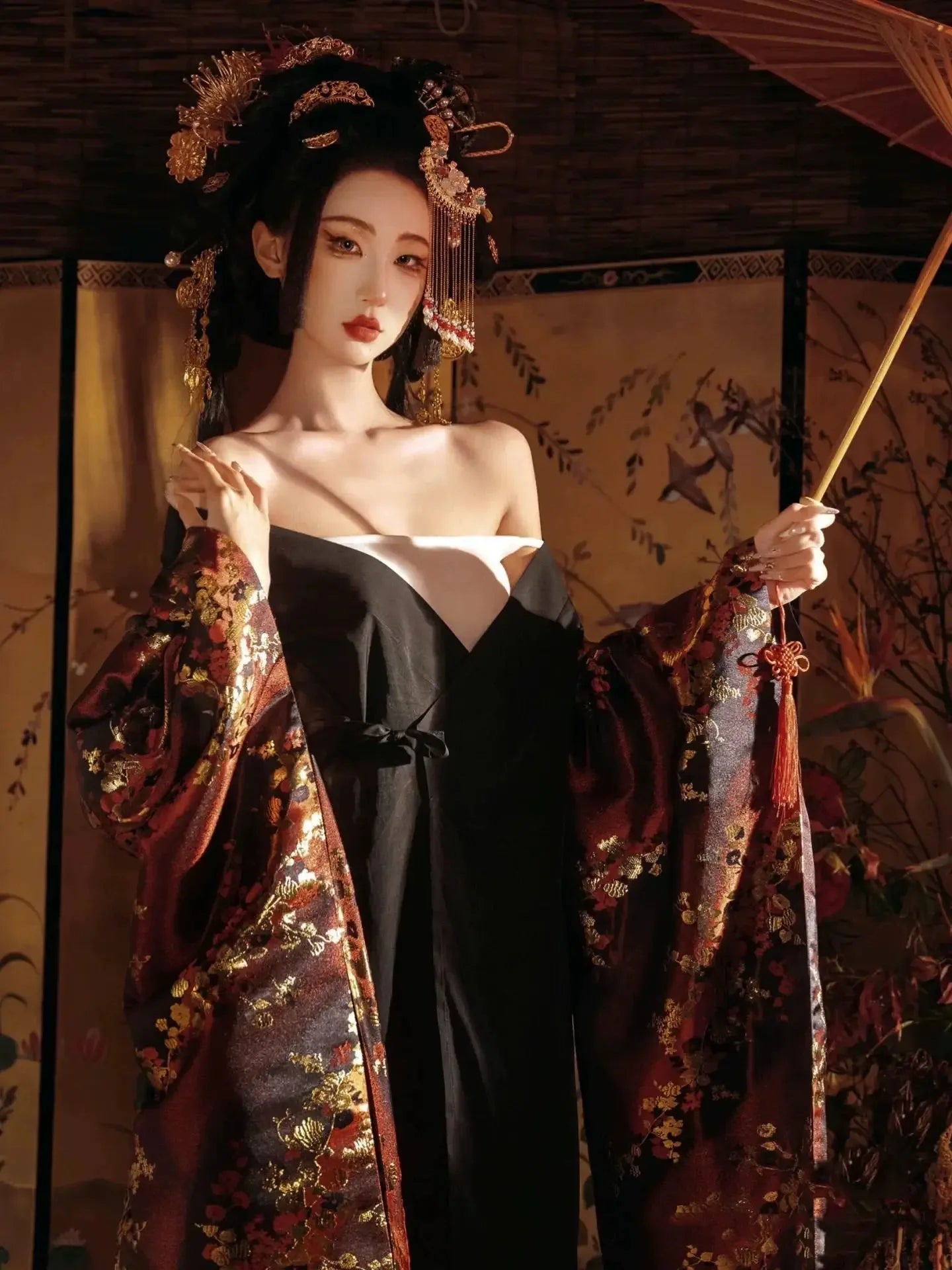 Korean Black Hanbok Set – Exotic Long Robe Outfit for Photoshoots & S Clothing (free skirt support) / one size fits all Korean Black Hanbok Set – Exotic Long Robe Outfit for Photoshoots & S Clothing (free skirt support) / one size fits all