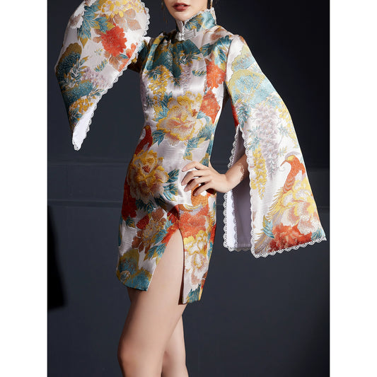 Phoenix jacquard, stand-up collar disc-buckled split cheongsam