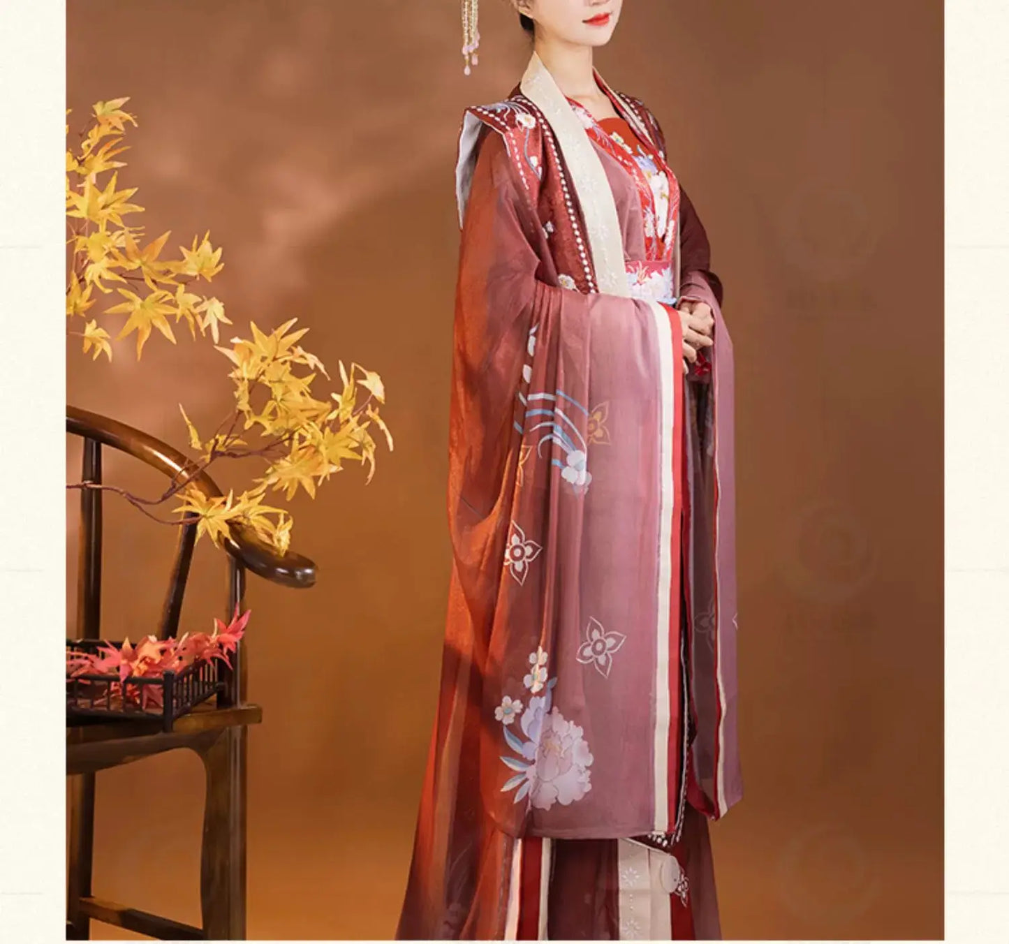 This pink hanfu with elegant hanfu sleeves is inspired by Ming Dynasty hanfu male designs. Perfect as a princess hanfu dress, it’s available in silk hanfu, cotton hanfu, and hanfu lolita styles. Featuring layered hanfu jacket options, it’s ideal for hanfu women, including plus size hanfu. Pair it with a hanfu shirt and shop authentic designs at our hanfu shop.