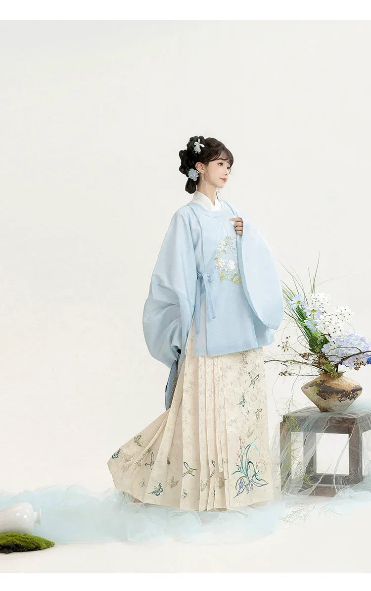 “Moonlit Blossom” Ming-Style Hanfu for Women – Embroidered Round-Collar Top & Mamian Skirt, Autumn/Winter - Yandan_Hanfu