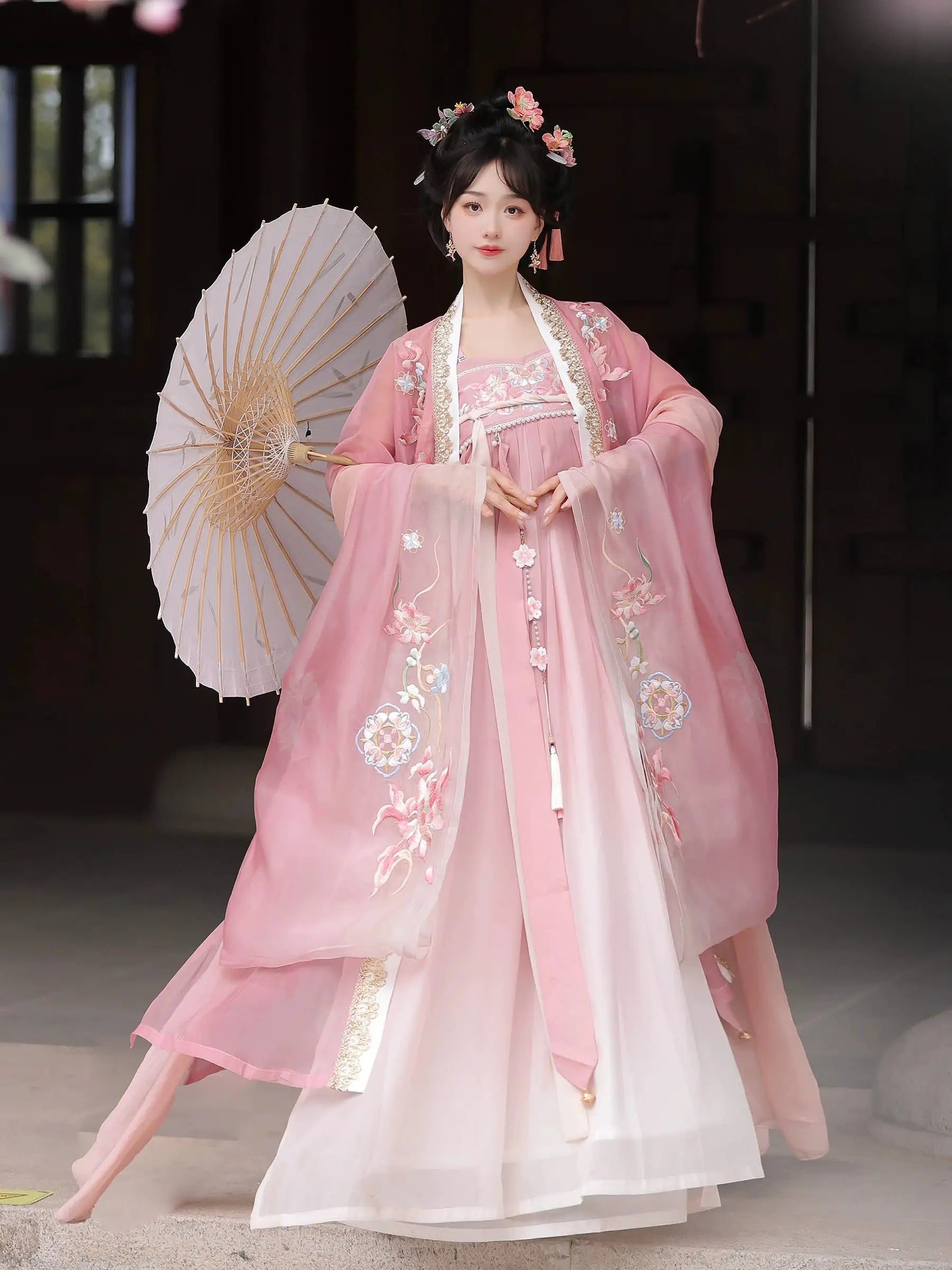 This pink hanfu with flowing hanfu sleeves and elegant hanfu layers is inspired by Ming Dynasty hanfu male styles. Pair it with a princess hanfu dress, hanfu shirt, or charming hanfu lolita. Available in silk hanfu, cotton hanfu, and plus size hanfu options, it’s perfect for any occasion. Shop authentic designs at a trusted hanfu shop and complete your look with this versatile hanfu jacket loved by hanfu woman fans.