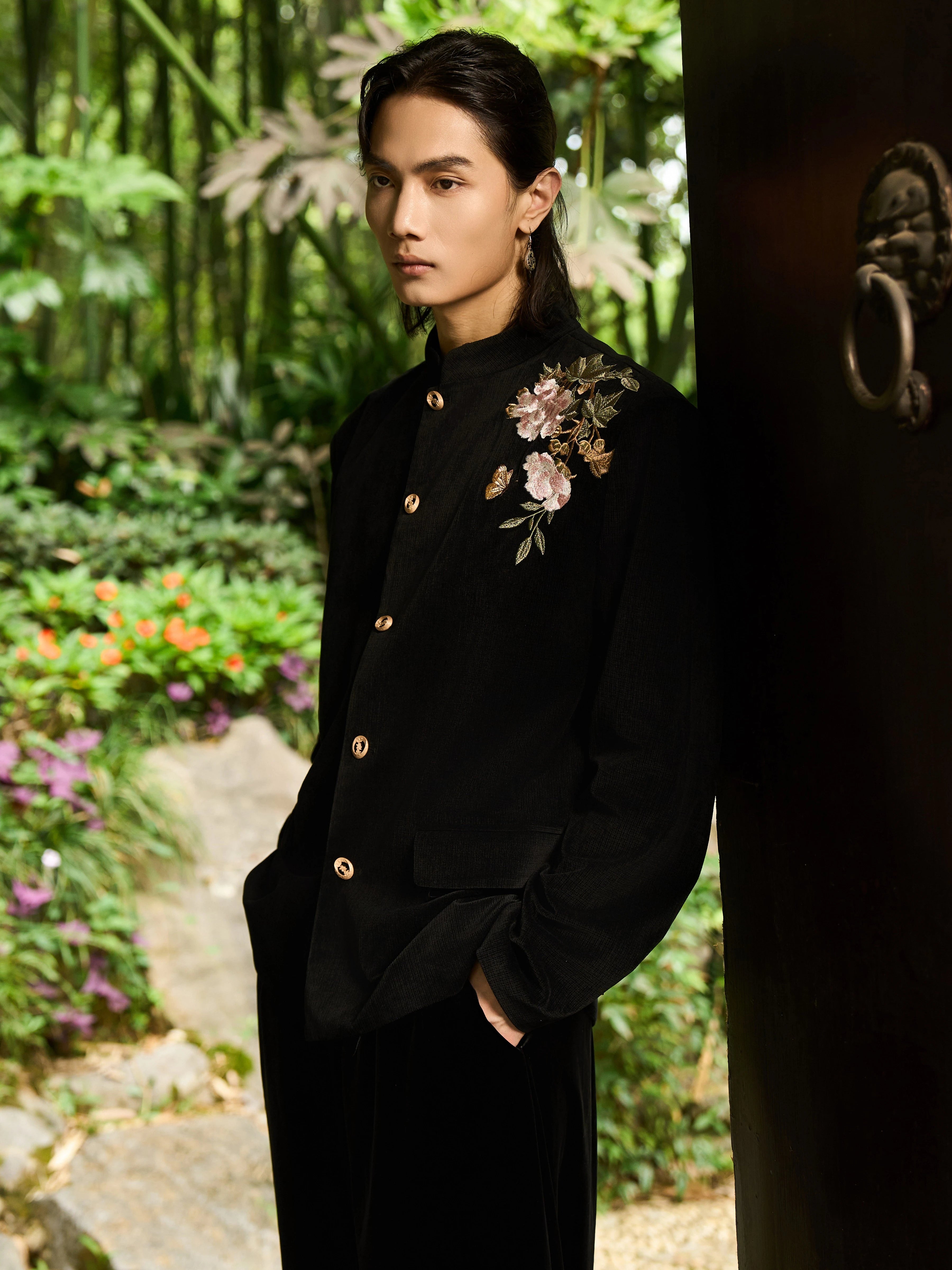 [Furongye · Wings of Bloom] Unisex Mandarin Blazer – Black Suit Jacket with Peony & Butterfly Embroidery