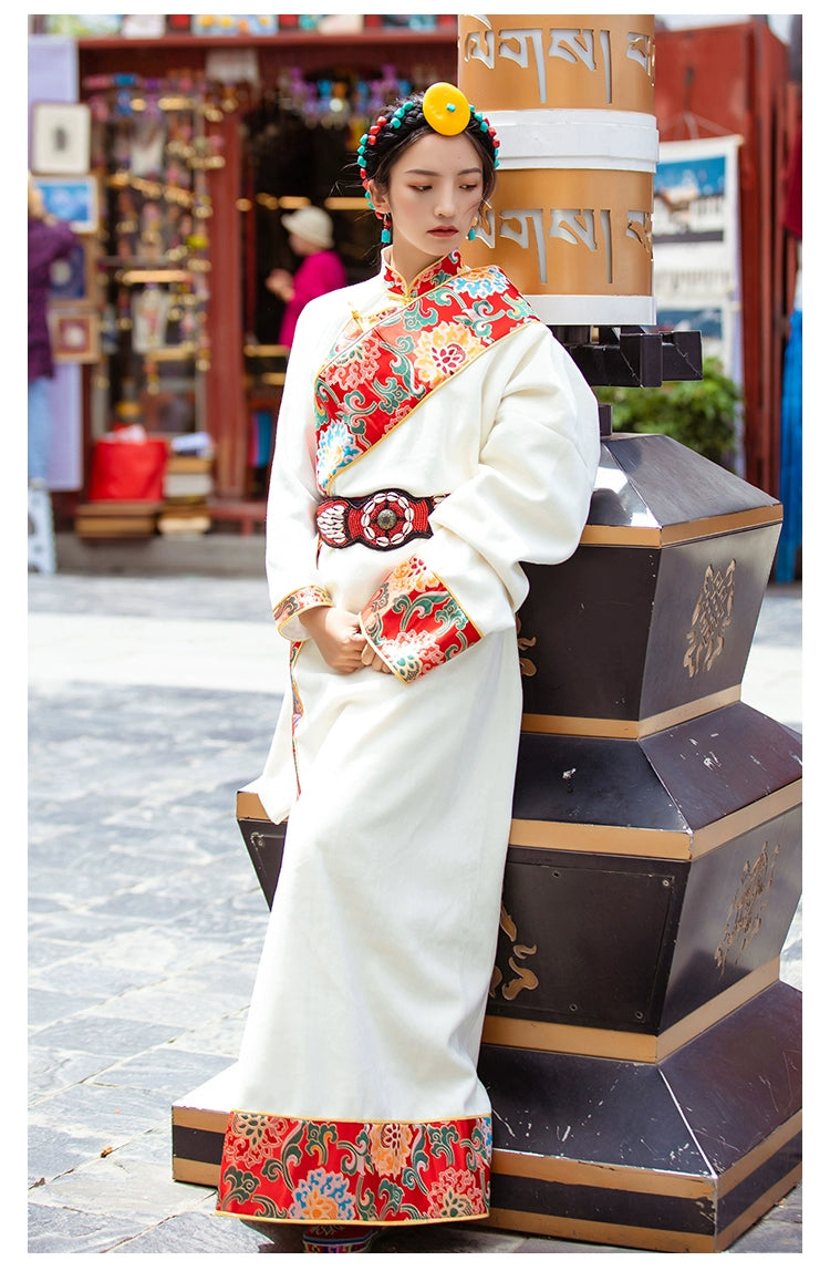 Noble Tibetan robe white Tibetan clothing