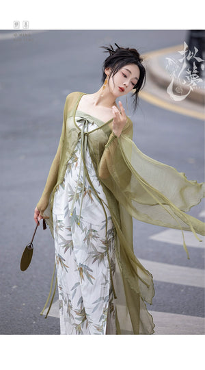 This elegant green hanfu features flowing hanfu sleeves, a chic hanfu jacket, and layered designs. Perfect as a princess hanfu dress, fairy hanfu dress, or casual hanfu, it suits every hanfu woman. Pair with a hanfu shirt or wear it as a modern hanfu dress, inspired by Ming Dynasty hanfu. Ideal for hanfu cosplay or as a warm winter hanfu, it’s available at our trusted hanfu shop. Explore styles from the best Chinese designer clothing websites and modern Chinese clothes collections.