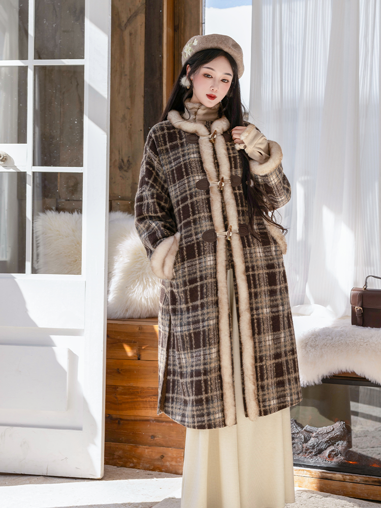 Amber Grace – Modern Hanfu Women's Autumn/Winter Set | Ming-Style Round-Collar Wool Coat with Plaid Song-Inspired Pants