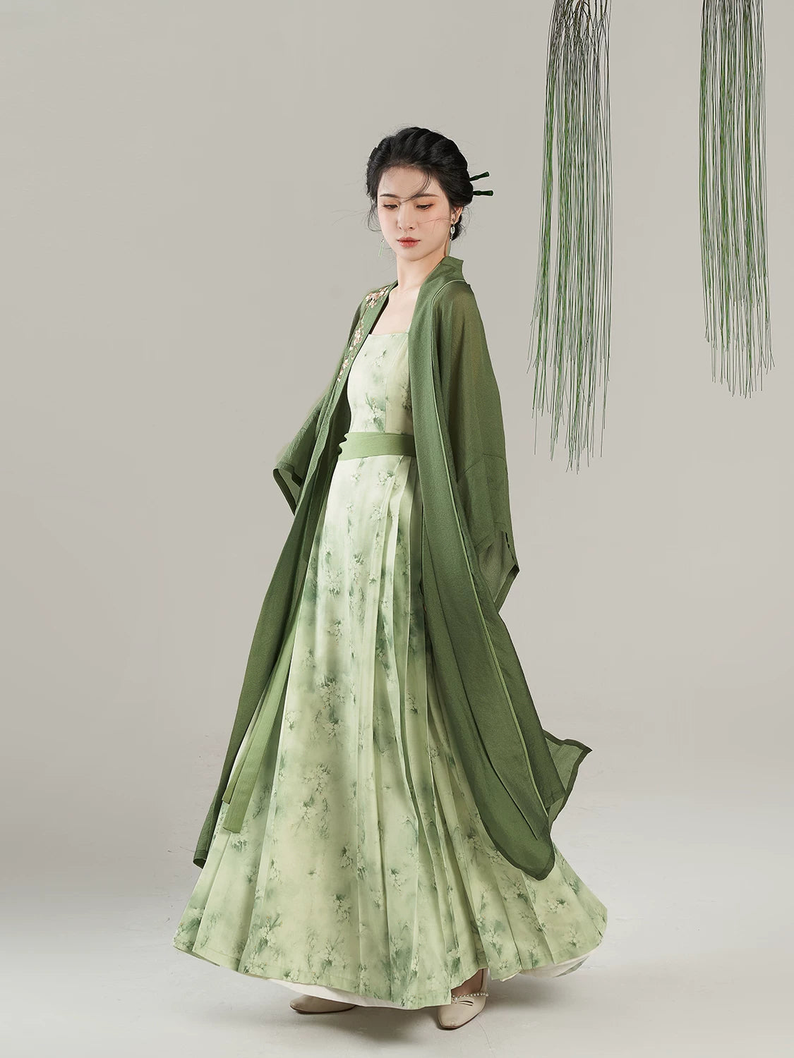 Pear Blossom Song Style Hanfu Jacket and Dress Set - garment silhouette view