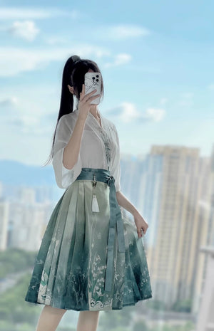 This green modern hanfu features elegant hanfu sleeves, a stylish hanfu jacket, and timeless Ming Dynasty hanfu charm. Perfect as a princess hanfu dress, fairy hanfu dress, or casual hanfu, it’s great for hanfu cosplay or as a warm winter hanfu. Pair with a hanfu shirt or wear it as a modern hanfu dress. Shop authentic orange hanfu at our trusted hanfu shop, offering modernised hanfu and styles from the best Chinese designer clothing websites and modern Chinese clothes collections.