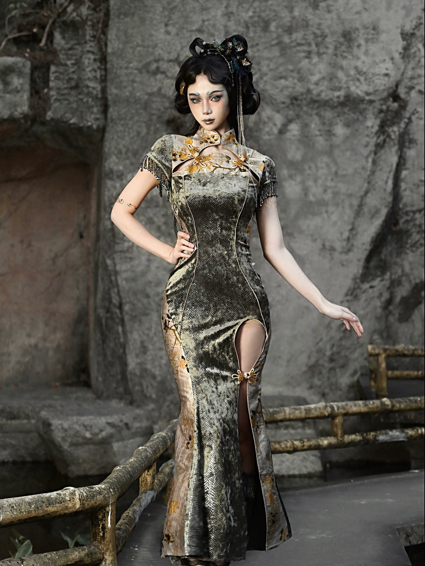 Spring Dragon Festival, Chinese national style disc buckle slim fish tail long slit cheongsam dress