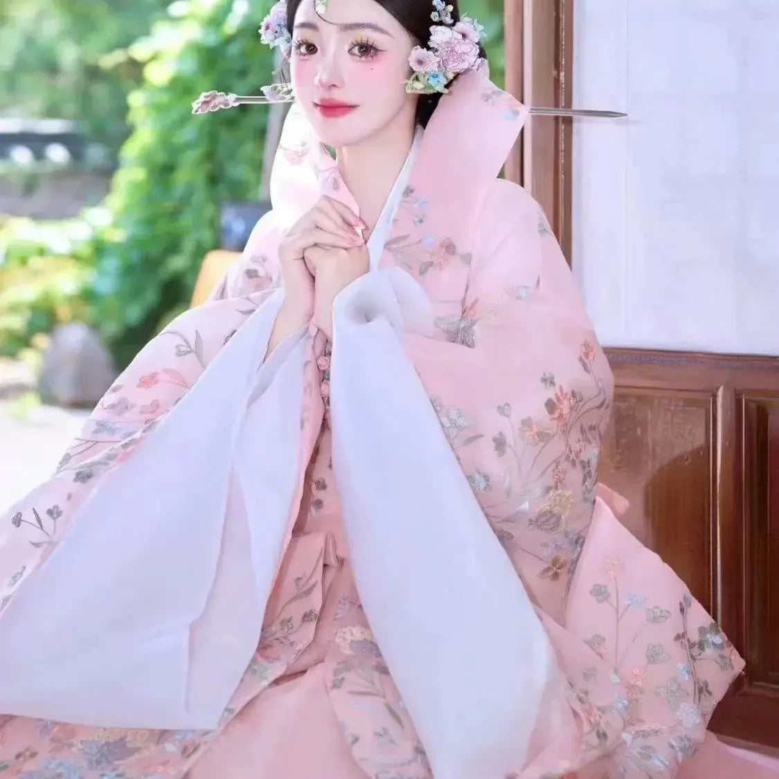 Pink Korean Court Dress - Hanbok | Traditional Style, Elegant Fit Yandan_Hanfu Pink Korean Court Dress - Hanbok | Traditional Style, Elegant Fit Yandan_Hanfu
