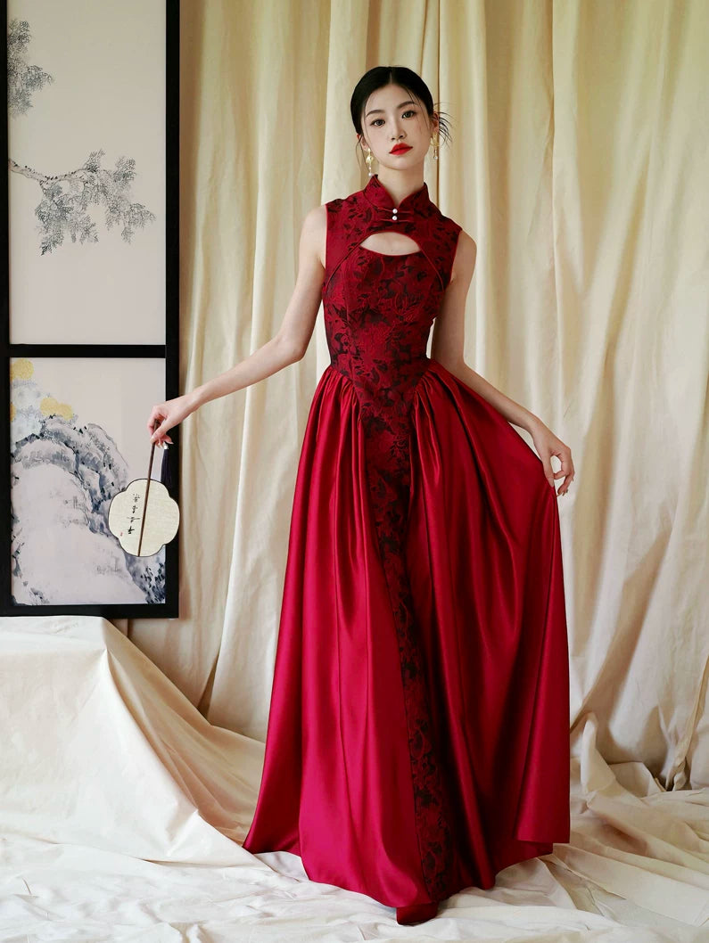 Qiying red floral embroidery cheongsam chinese wedding dress for bride and photoshoot back view

