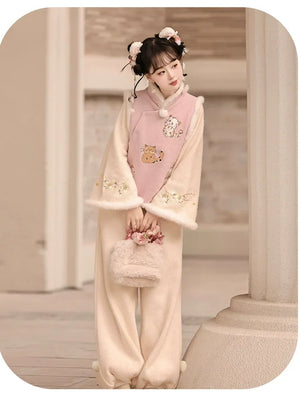 Raccoon new chinese hanfu vest set short embroidered vest lantern pants and qipao skirt for autumn winter women fabric detail