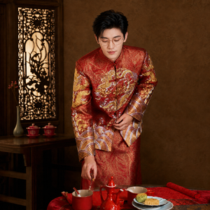 Red gold dragon phoenix men xiuhe wedding suit long sleeve mandarin collar groom outfit traditional chinese wedding for men back view