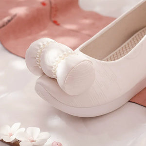 White women tang style hanfu shoes green cloud toe design with subtle pattern for women back view