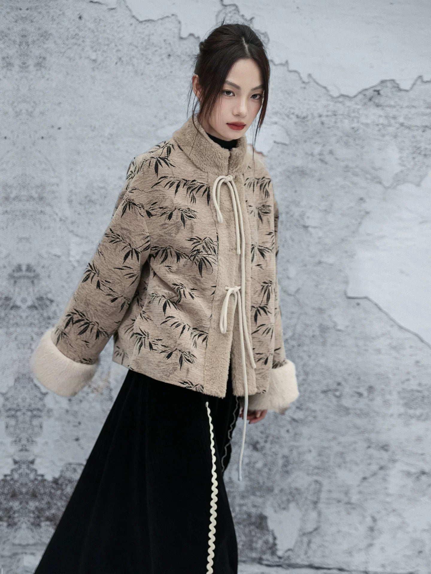 Winter bamboo leaf jacquard jacket yinqiu women contrasting color plush cotton woolen top coat side view