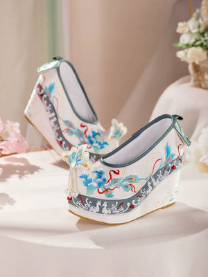 Women blue hanfu cloud toe flats tang style embroidered shoes with 10cm lift for spring and autumn for women fabric and embroidery detail