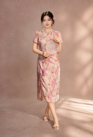 Pink watercolor cheongsam full view with round fan