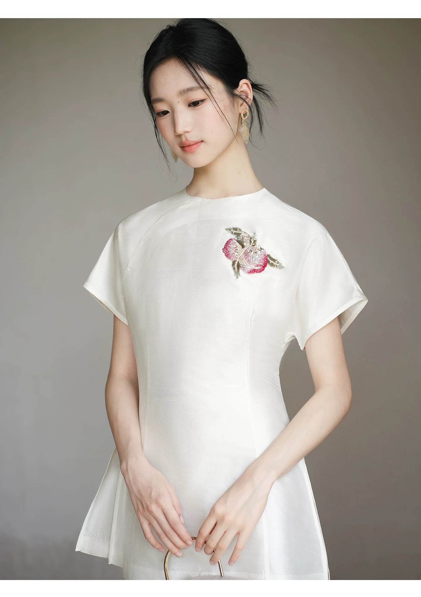 Porcelain-Moon mulberry silk top and champagne skirt shown as a polished New Chinese Style silk outfit, highlighting mulberry silk top, champagne skirt and refined Chinese-inspired styling.