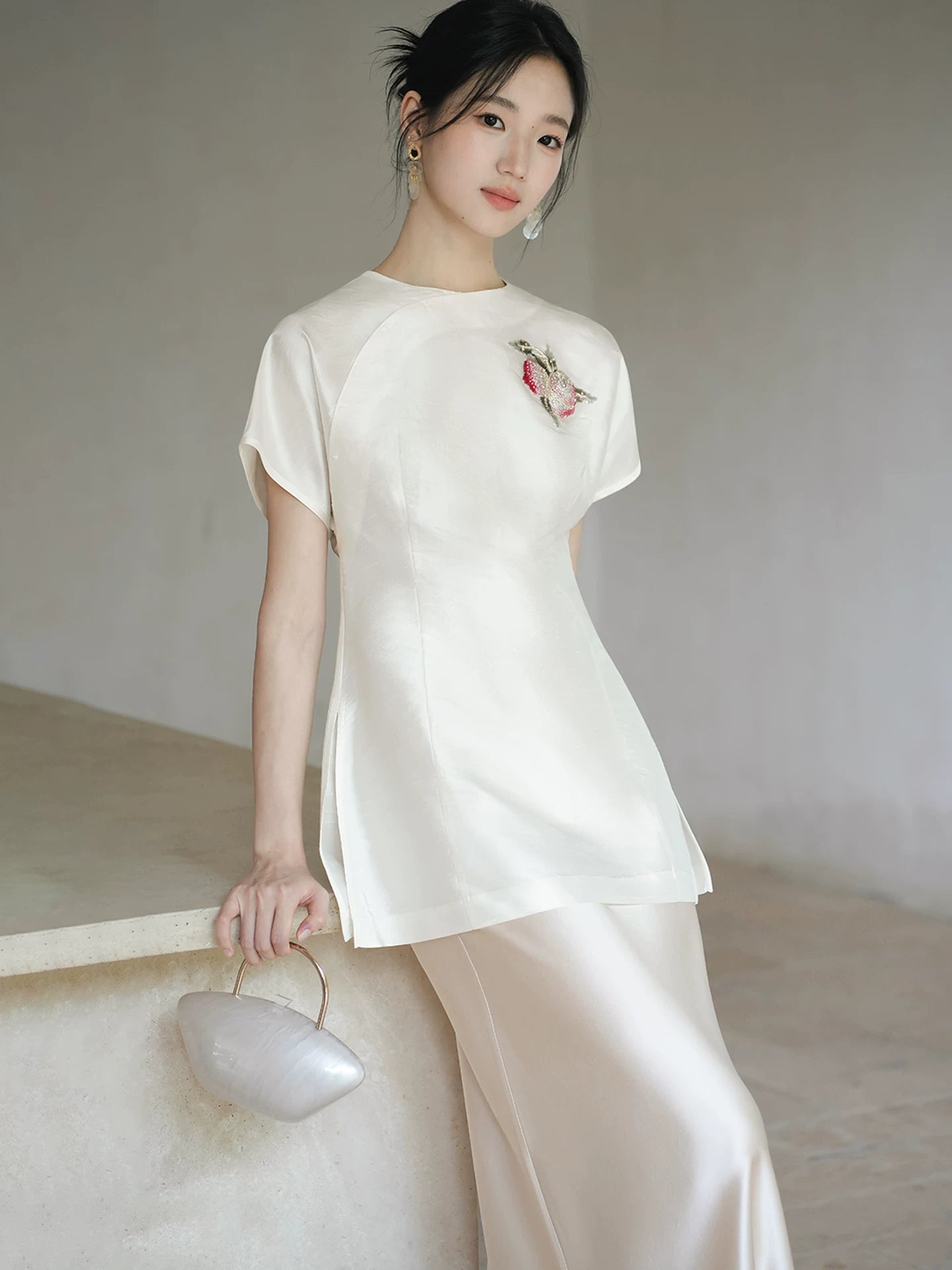 Porcelain-Moon mulberry silk top and champagne skirt shown as a polished New Chinese Style silk outfit, highlighting mulberry silk top, champagne skirt and refined Chinese-inspired styling.