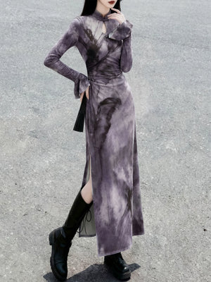 Purple butterfly cheongsam side slit and flared sleeve detail