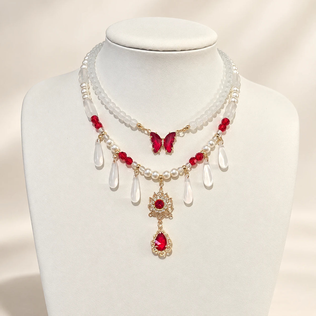 Double-layer red-accent necklace
