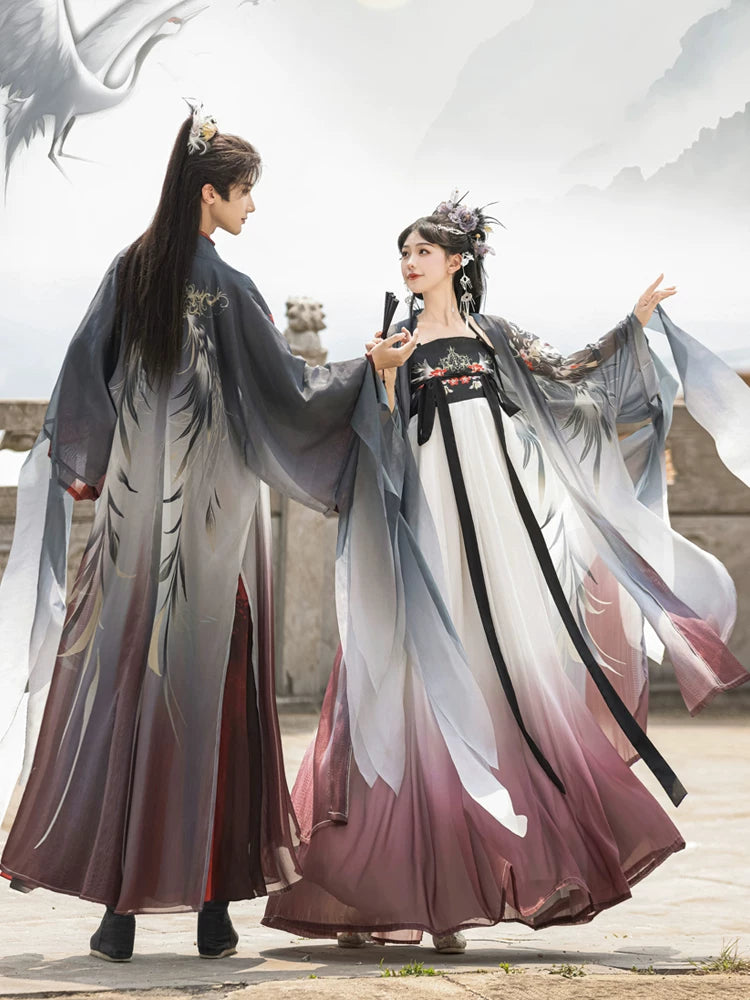 Xuanniao matching Hanfu outfits showing the back of the men's robe and front of the women's dress