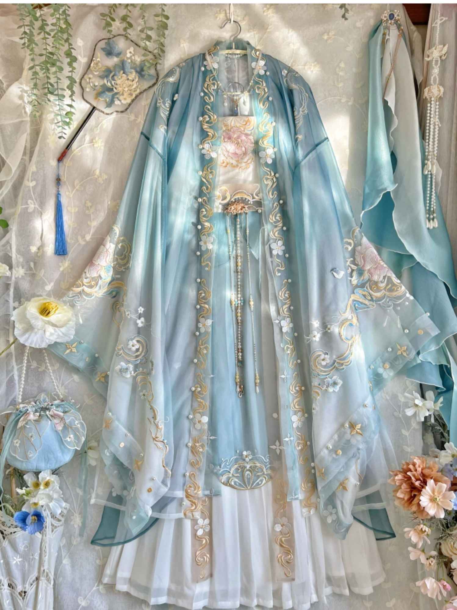Discover blue traditional hanfu for women with elegant hanfu sleeves, intricate hanfu patterns, and layered designs. Perfect as a princess hanfu dress, fairy hanfu dress, or sexy hanfu, it’s ideal for hanfu cosplay, hanfu dance style, or casual wear. Shop plus size hanfu, hanfu skirts, and more at our trusted hanfu shop, featuring hanfu for sale from top chinese clothing brands and the best Chinese designer clothing websites.