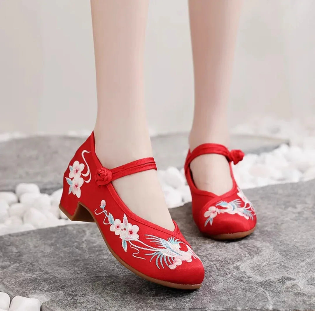 Qing Plum | Embroidered Shoes Boots Traditional Chinese footwear Han culture Ancient Chinese clothing Cultural revival Chinese embroidery Silk Shoes Qing Plum | Embroidered Shoes Boots Traditional Chinese footwear Han culture Ancient Chinese clothing Cultural revival Chinese embroidery Silk Shoes