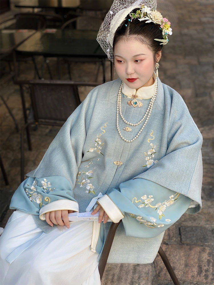 men's Hanfu, from traditional Chinese menswear to modern from Tang Dynasty traditional attire to Ming and Song Dynasty inspired Hanfu. Items such as scholar official Hanfu hats, Chinese court official attire, and royal traditional dress are prominently featured. This display also offers a glimpse into the evolution of Asian clothing, presenting pieces like casual Hanfu and Asian-inspired outfits.Hanfu patterns contributes to the journey through the history of male Chinese and Asian fashion