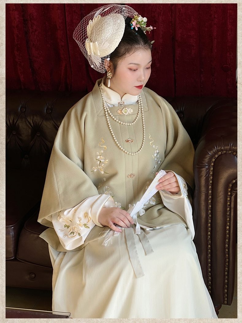 men's Hanfu, from traditional Chinese menswear to modern from Tang Dynasty traditional attire to Ming and Song Dynasty inspired Hanfu. Items such as scholar official Hanfu hats, Chinese court official attire, and royal traditional dress are prominently featured. This display also offers a glimpse into the evolution of Asian clothing, presenting pieces like casual Hanfu and Asian-inspired outfits.Hanfu patterns contributes to the journey through the history of male Chinese and Asian fashion