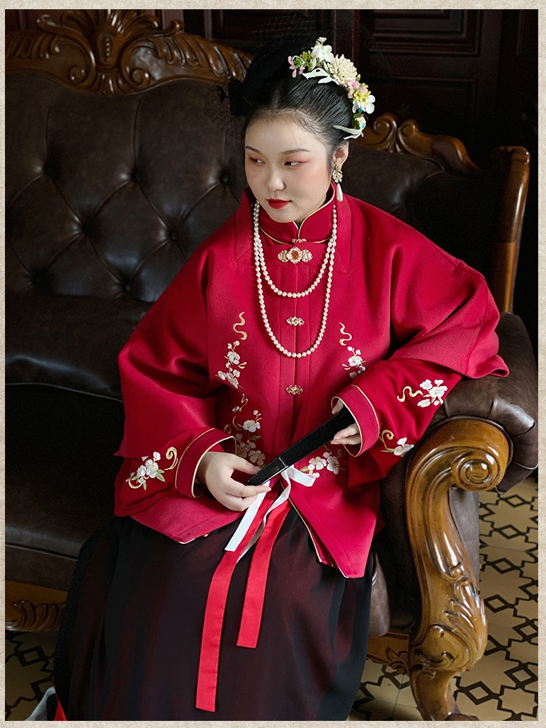 men's Hanfu, from traditional Chinese menswear to modern from Tang Dynasty traditional attire to Ming and Song Dynasty inspired Hanfu. Items such as scholar official Hanfu hats, Chinese court official attire, and royal traditional dress are prominently featured. This display also offers a glimpse into the evolution of Asian clothing, presenting pieces like casual Hanfu and Asian-inspired outfits.Hanfu patterns contributes to the journey through the history of male Chinese and Asian fashion