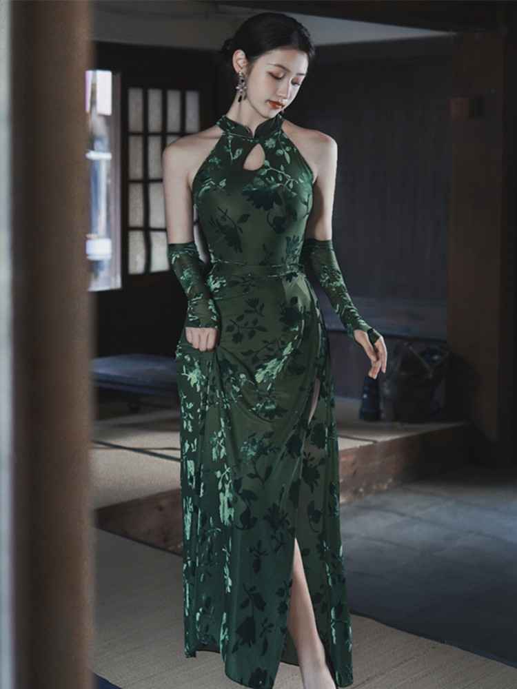 Shop the latest green dance Qiapo Featuring an elegant display of an array of items including a Green Qipao dress, a modern Qipao shirt and a sexy Cheongsam, this collection presents a blend of traditional and modern styles. The modern Cheongsam dress, along with the Cheongsam modern top, redefines traditional aesthetics with a contemporary twist. Adding an element of allure is the sexy Cheongsam lingerie, complemented by a Cheongsam shirt in comfortable fabric.