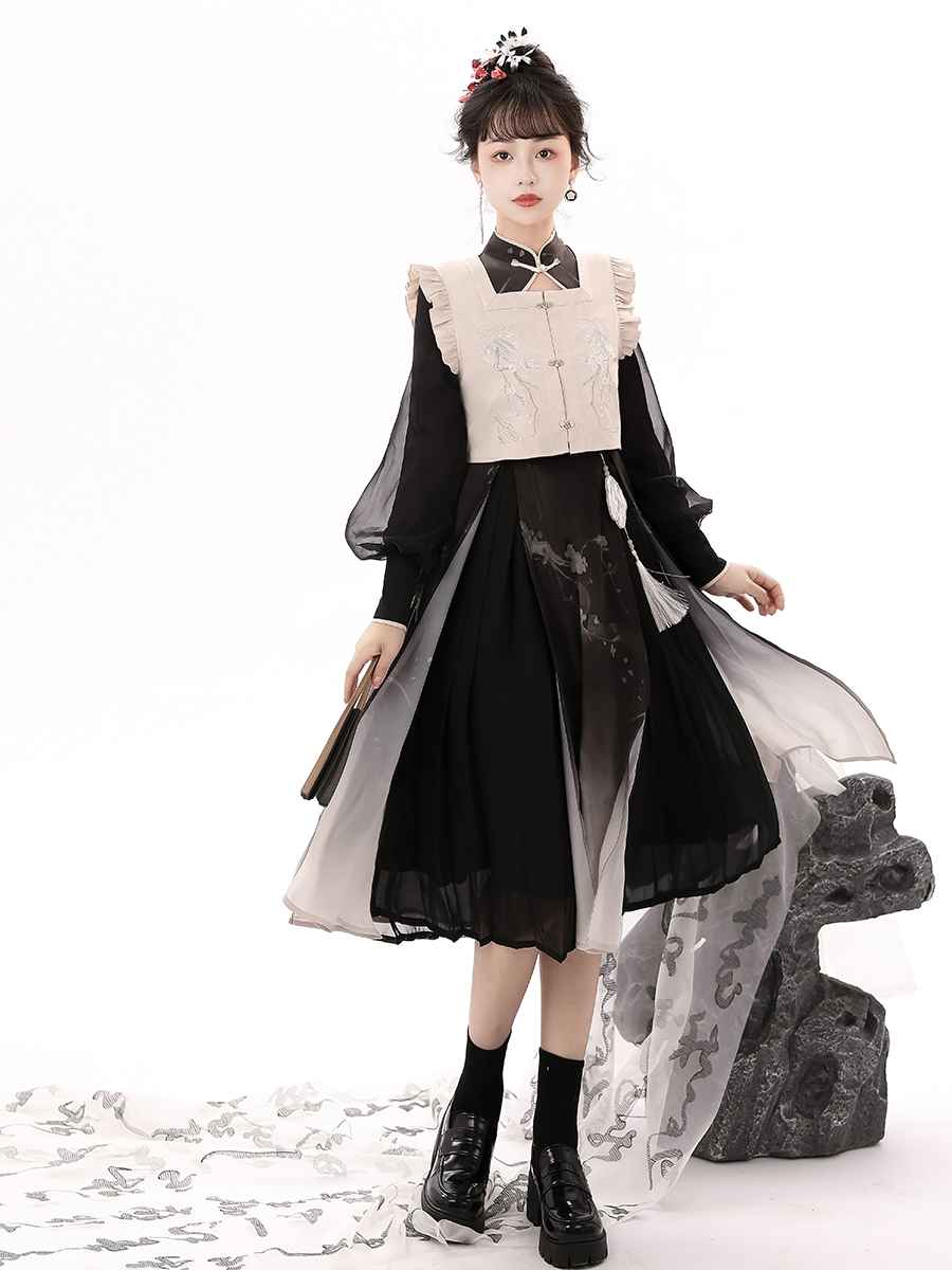 Black Featuring a diverse collection of Hanfu styles, this display presents a blend of traditional and modern elements, from the intricate embroidery of classic Hanfu to contemporary menswear. The assortment includes authentic Tang Dynasty dresses and detailed Ming Dynasty Hanfu, alongside luxurious royal attire and scholar officials' outfits. With a special emphasis on men's Hanfu, the exhibit highlights the rich cultural tapestry of traditional Asian clothing and modern, Asian-inspired fashion